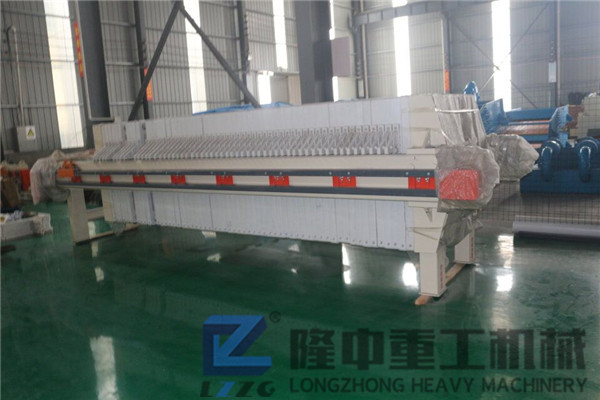 購(gòu)買(mǎi)板框壓濾機(jī)設(shè)備，推薦您選擇洛陽(yáng)隆中重工