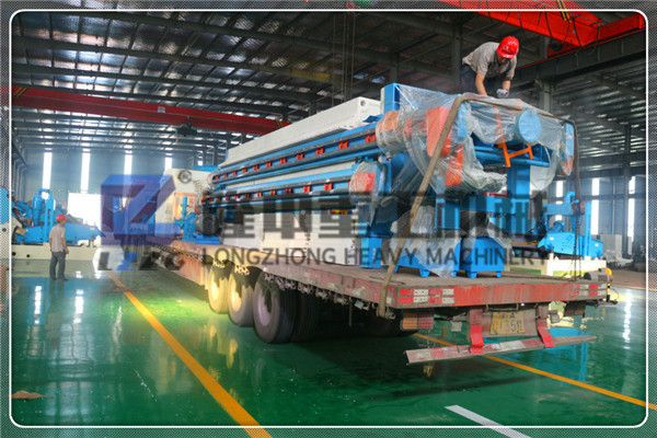 制砂尾礦污泥壓濾機(jī)設(shè)備每小時產(chǎn)量是多大？采購價格是多少