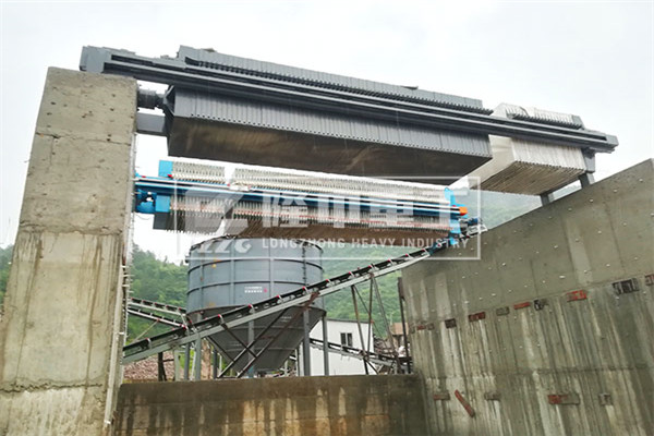 零排放+洗沙廢水回收，廂式污泥壓濾機(jī)有門(mén)道